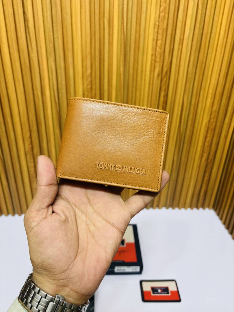 105 TOMMY HILFIGAR PREMIUM QUALITY WALLET