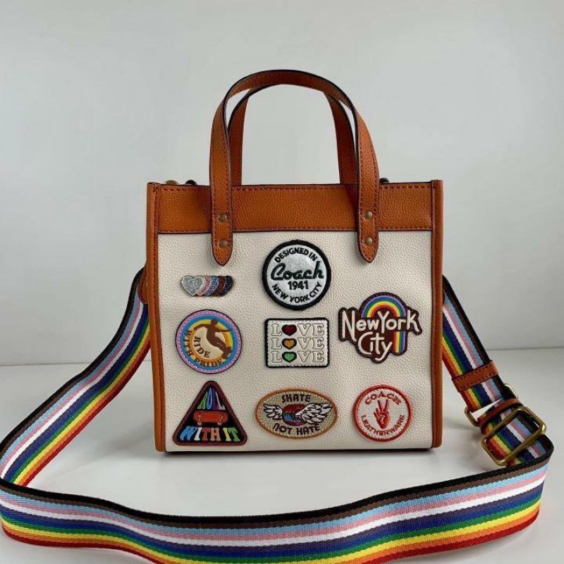 Coatch_Field_Tote_Sticker_NewYork_Edition_DoubleBox