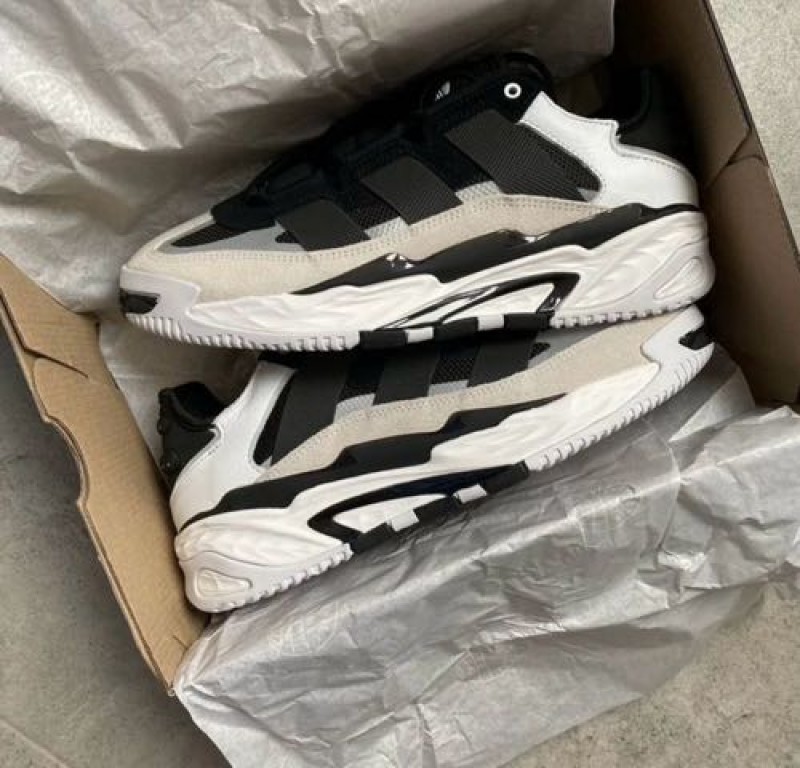 Addidas niteball black white
