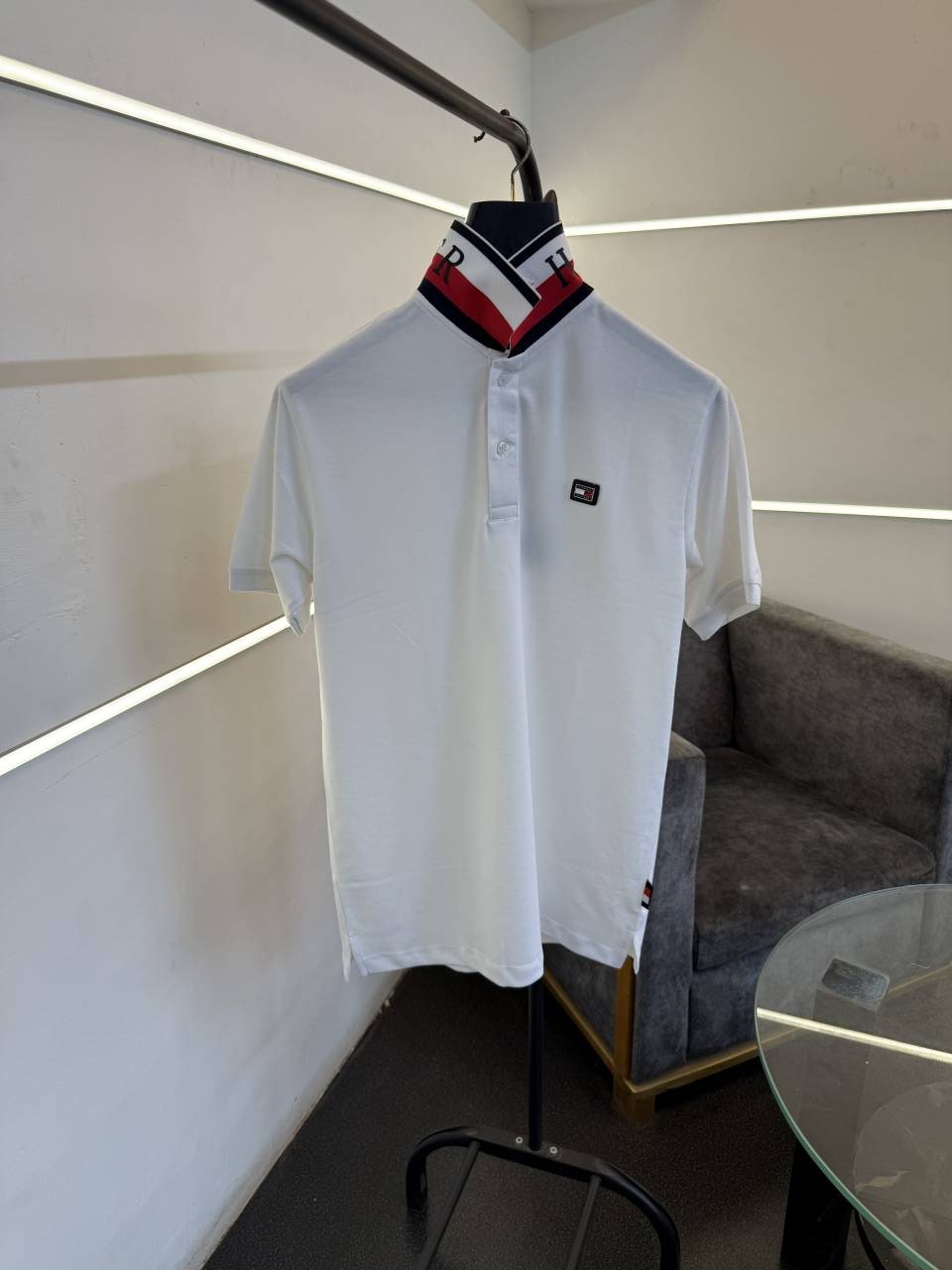 Tommy hilfigar steel logo matty cotton imported polo tshirt with brand collar white