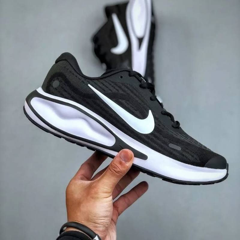 Nikke Journey Run White Black--sale