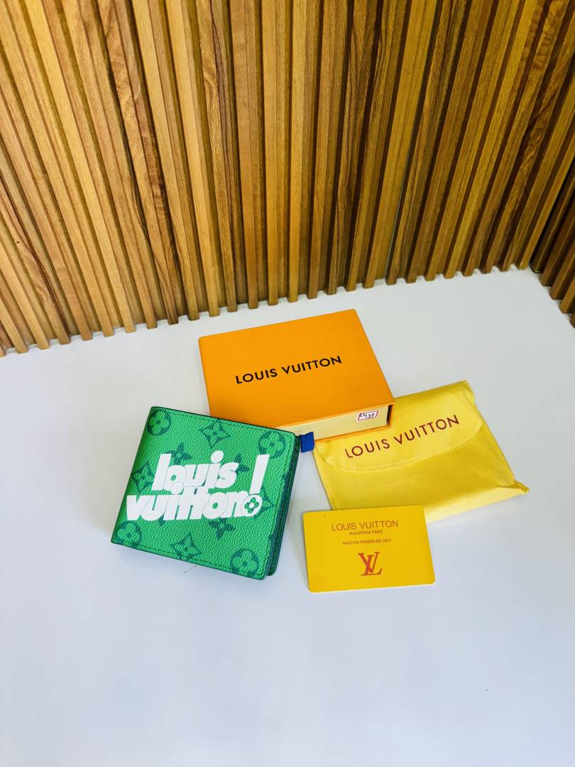 139 LV LOIUS VUTTON PREMIUM QUALITY WALLET