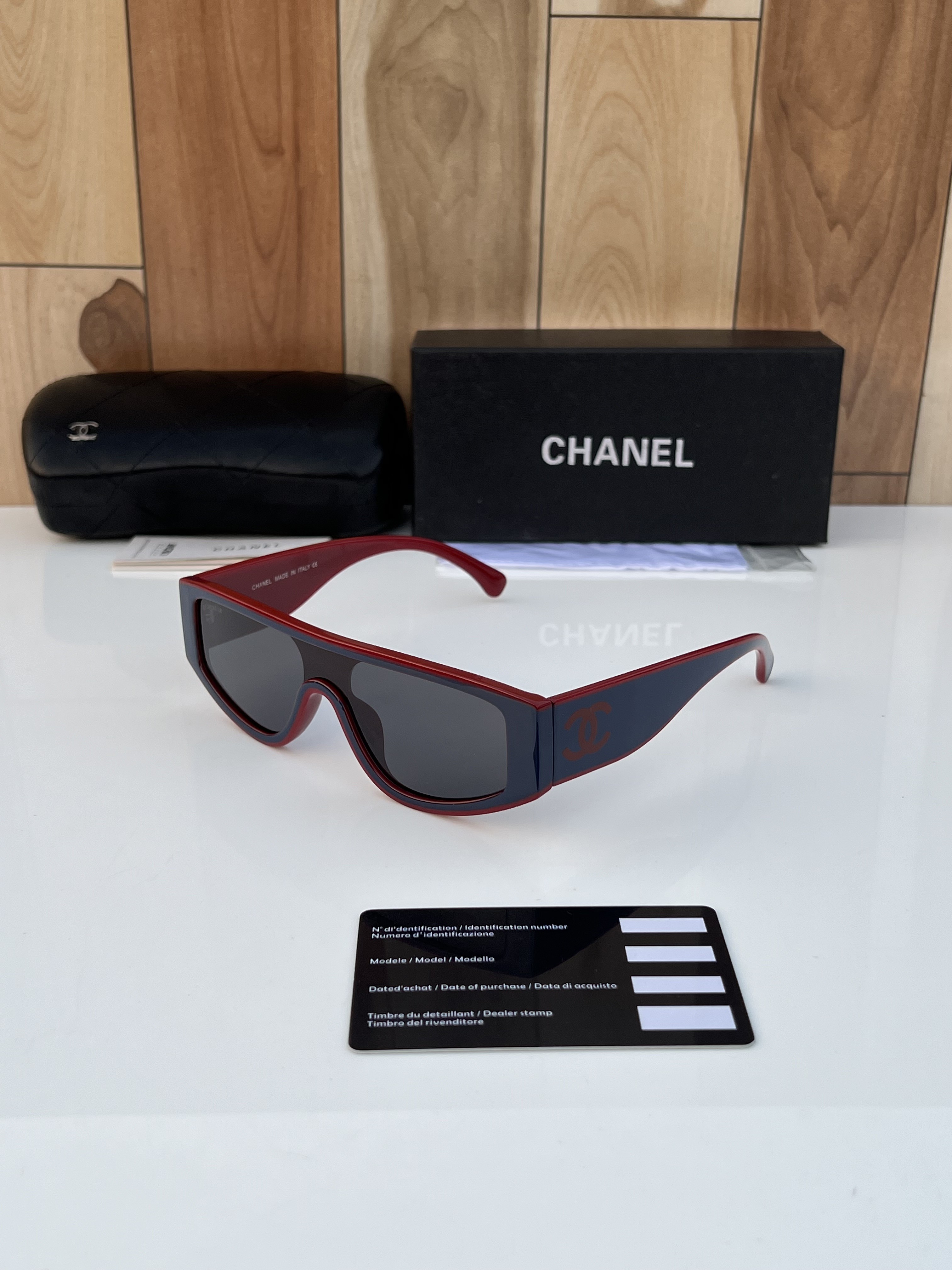 Chanel_1001_red_blue video