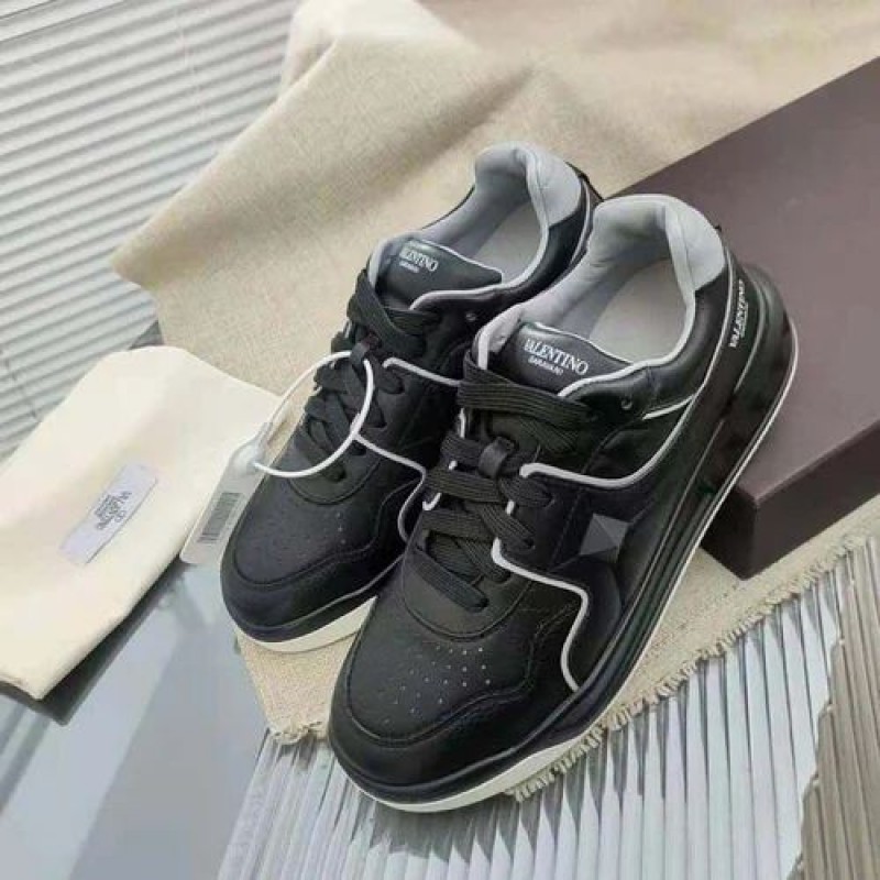 valentynoo garavani one stud black sneakers--