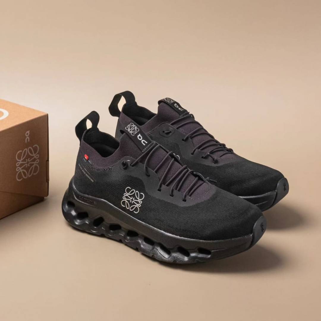 Loewe X On Cloudtilt All Black video