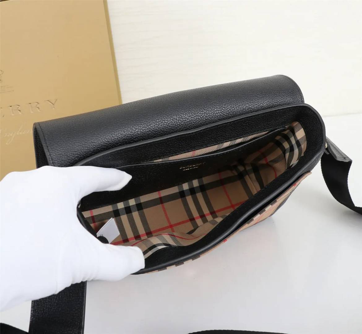 Burbberry Note Premium Signature Shoulder Bag With OG Box & Dust Bag (Black - 1184)
