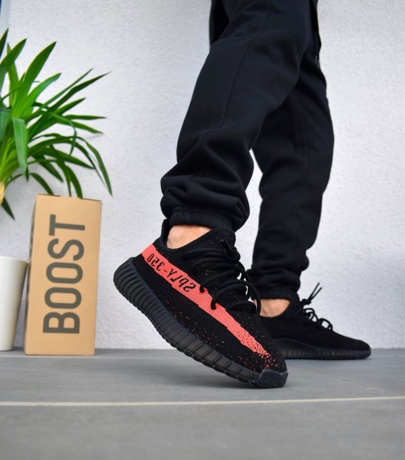 yeezy 350 v2 core black red semi ua with full Accessories