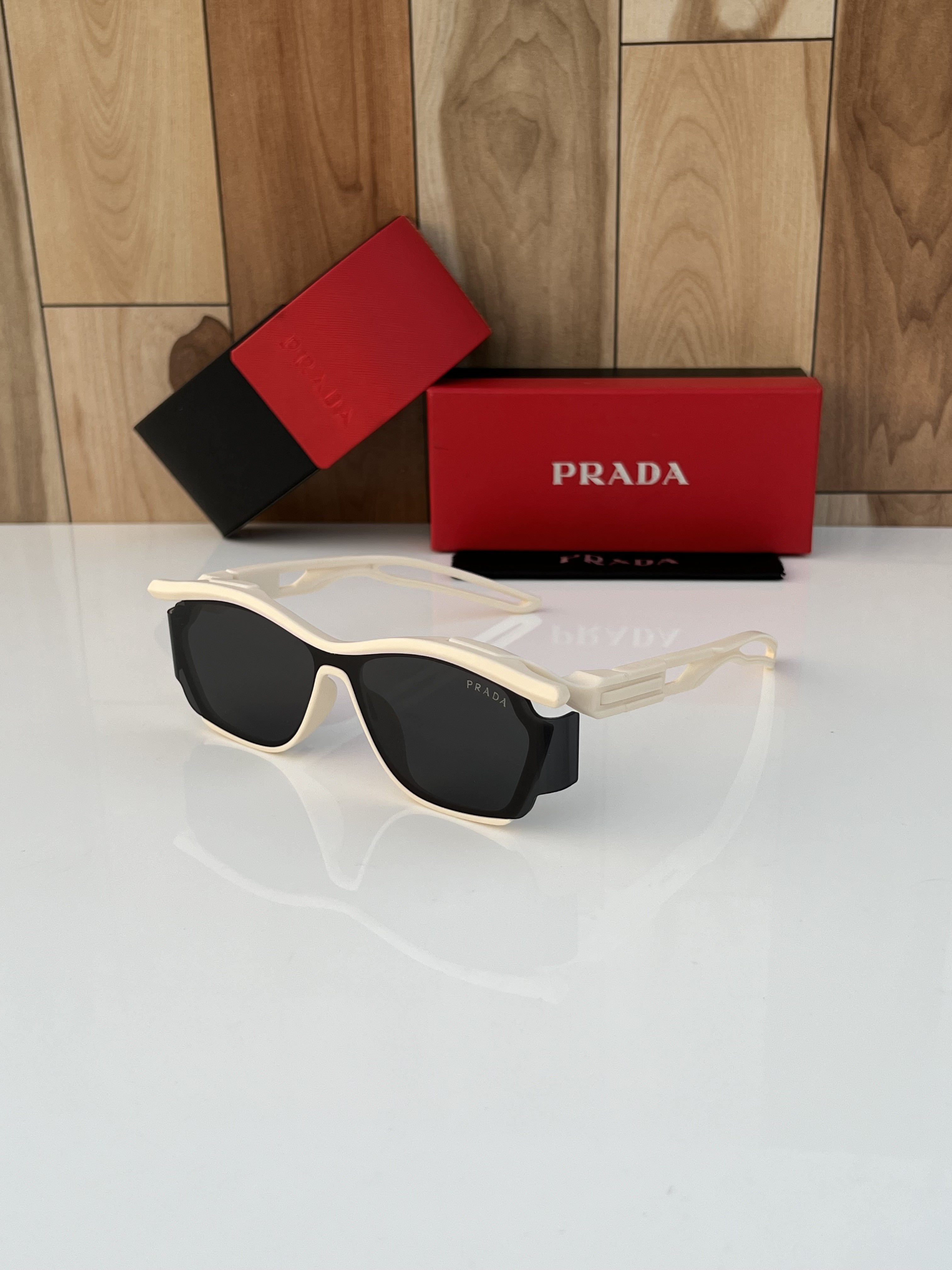 Prada_9024_cream video