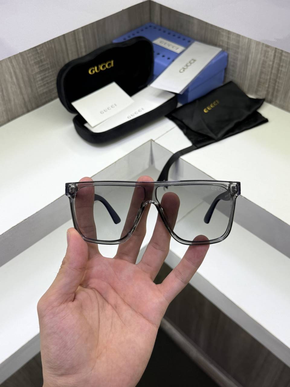 Guchi GG0106 Sunglass