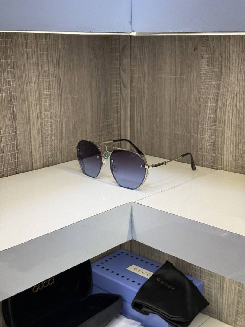 Gucc 5024 sunglass