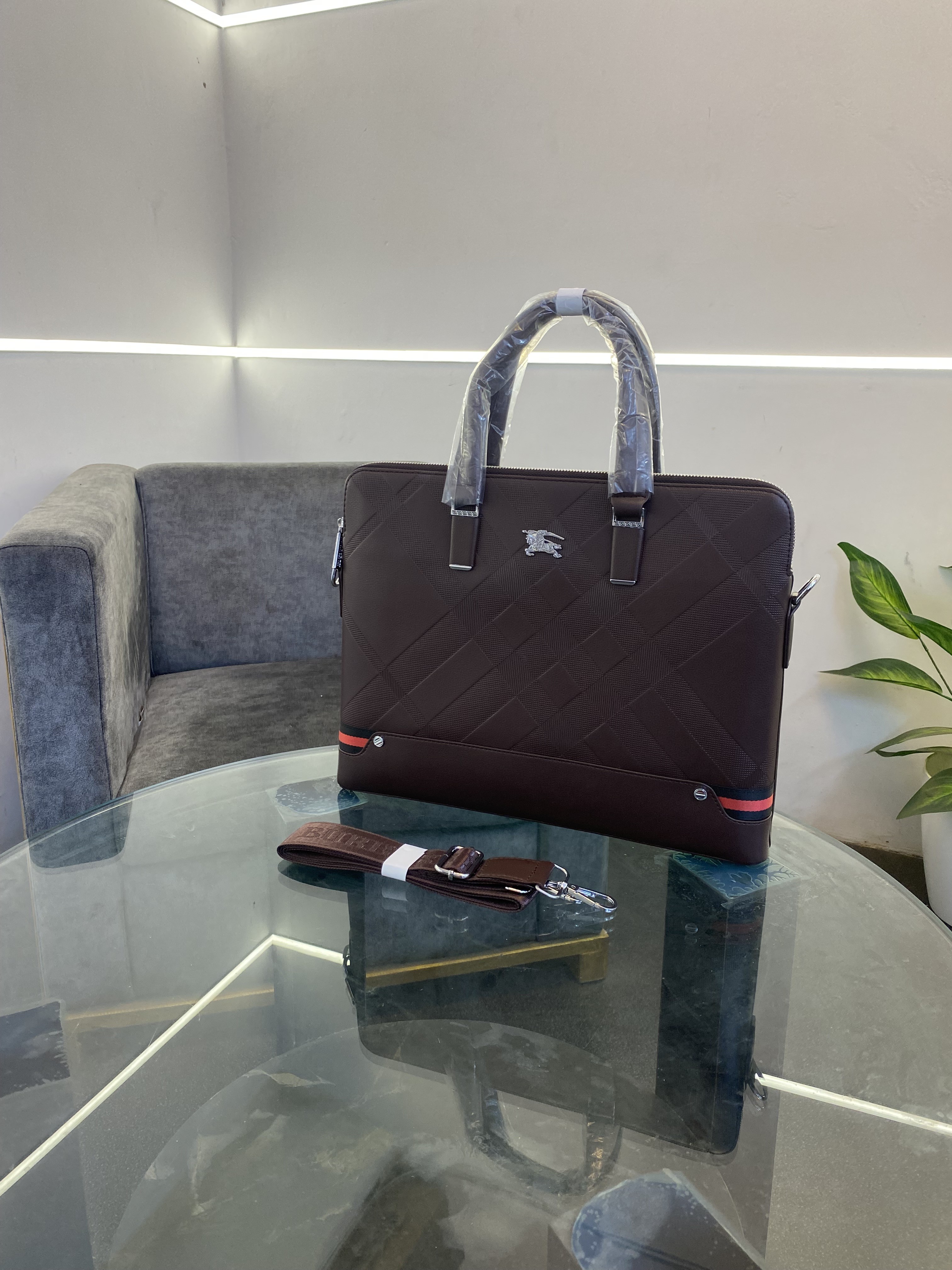 Burbery checks laptop bag with steel logo and starp grey brown
