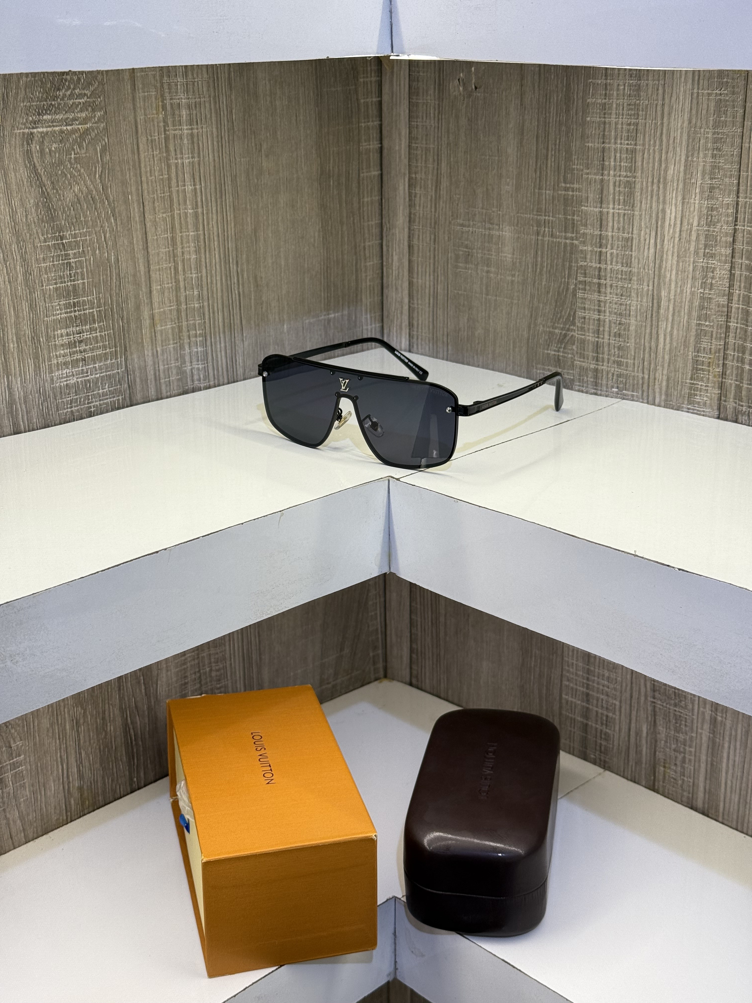 Loius Vutton Model 2031 Premium sunglass