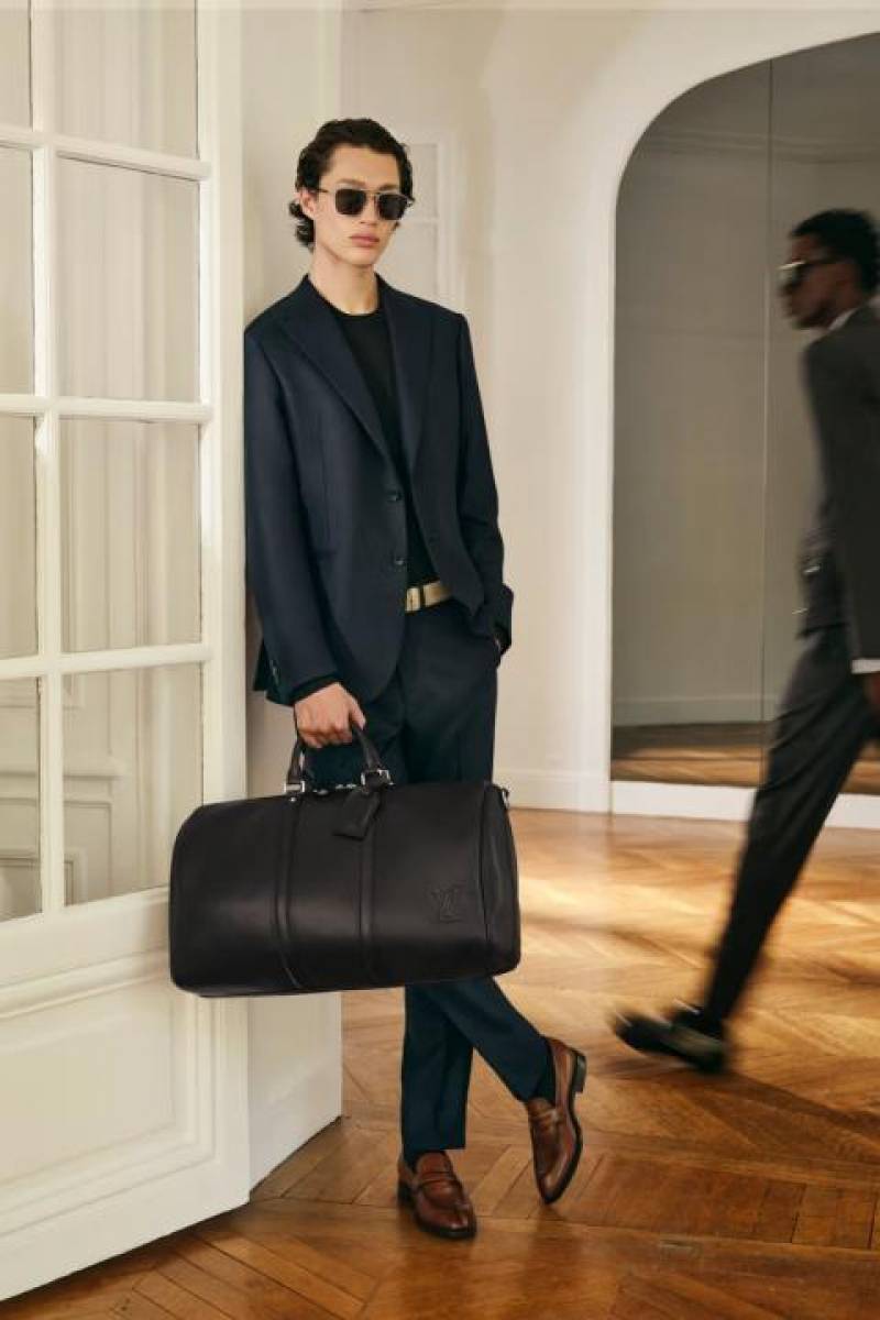 Loius686 Vuitton LV Keepall Bandoulire Premium Unisex Duffle Bag With Dust Bag & Accessories (Black - 686)