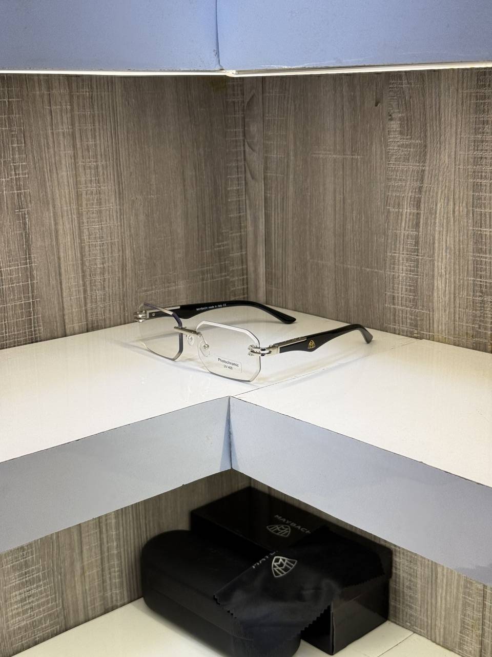Maybach Z32 Photochromic Glasses