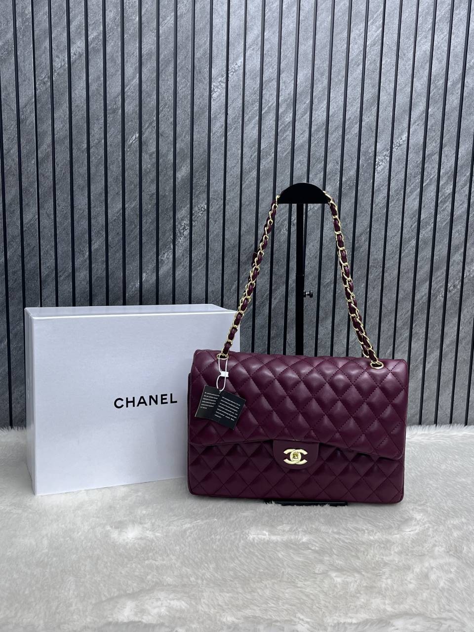 Chennel_Jumbo_Extra_Large_Size_Leather_ShoulderBag_With_OriginalPacking