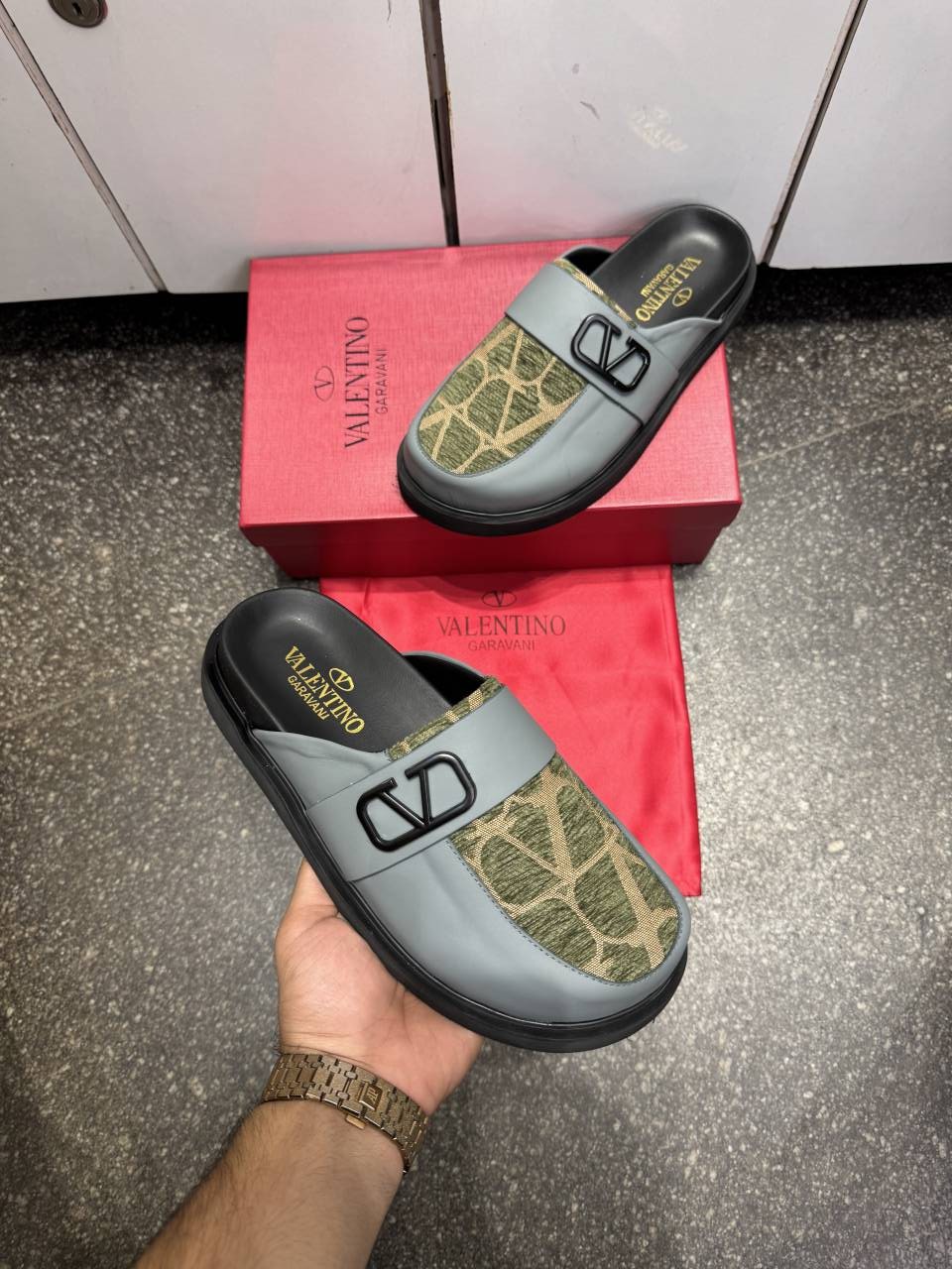 Valentyno Garavani VLogo Signature Slipons