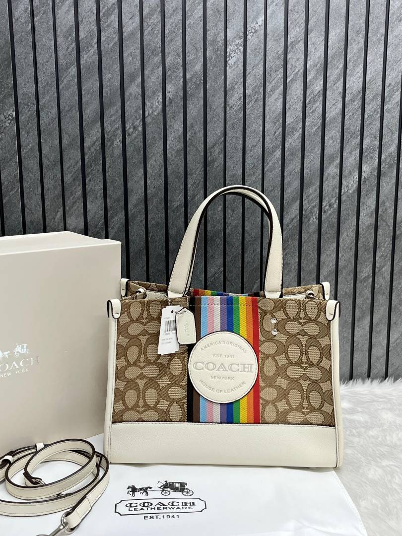 Coacch_Dempsey_Medium_Tote_With_OriginalBox_DustCover