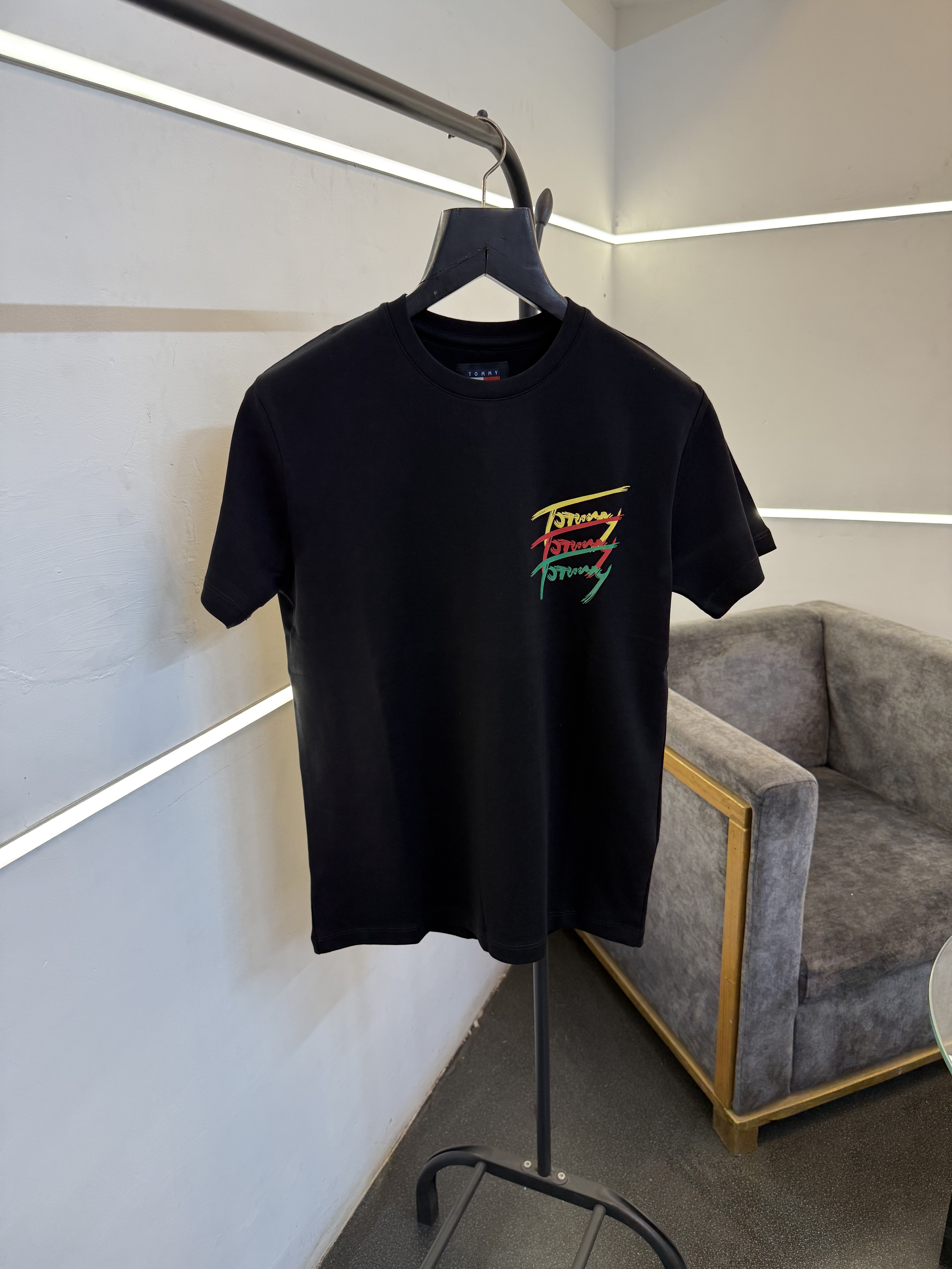 Tommy hilfigar round neck imported tshirt black sale