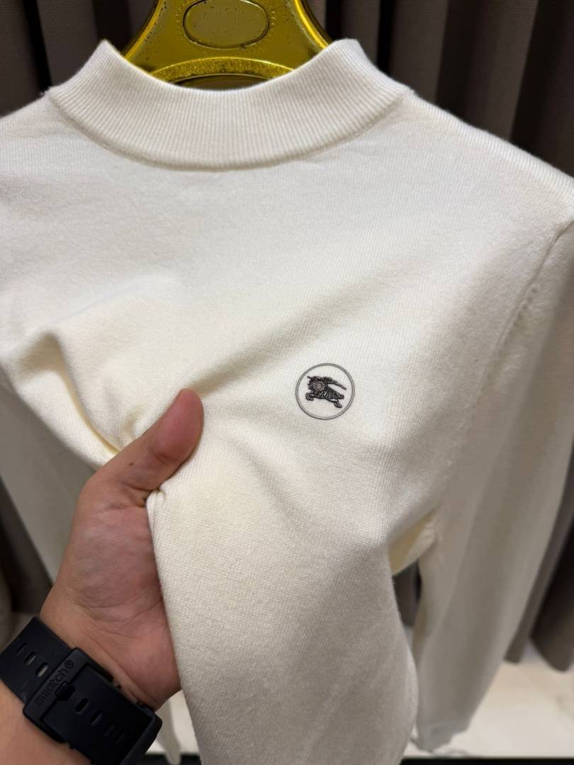 Burbery Chest Logo Sweatshirt Cream