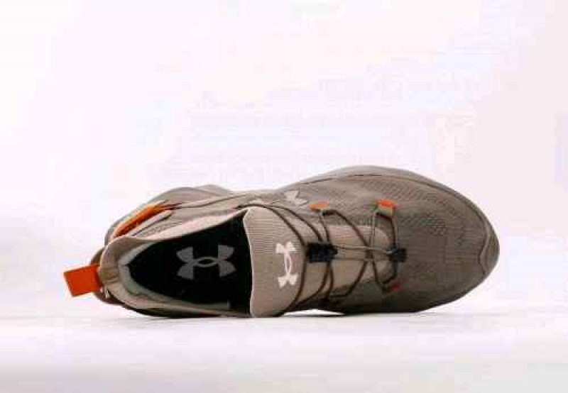 Under Armorr Hiking Khaki Brown 2586