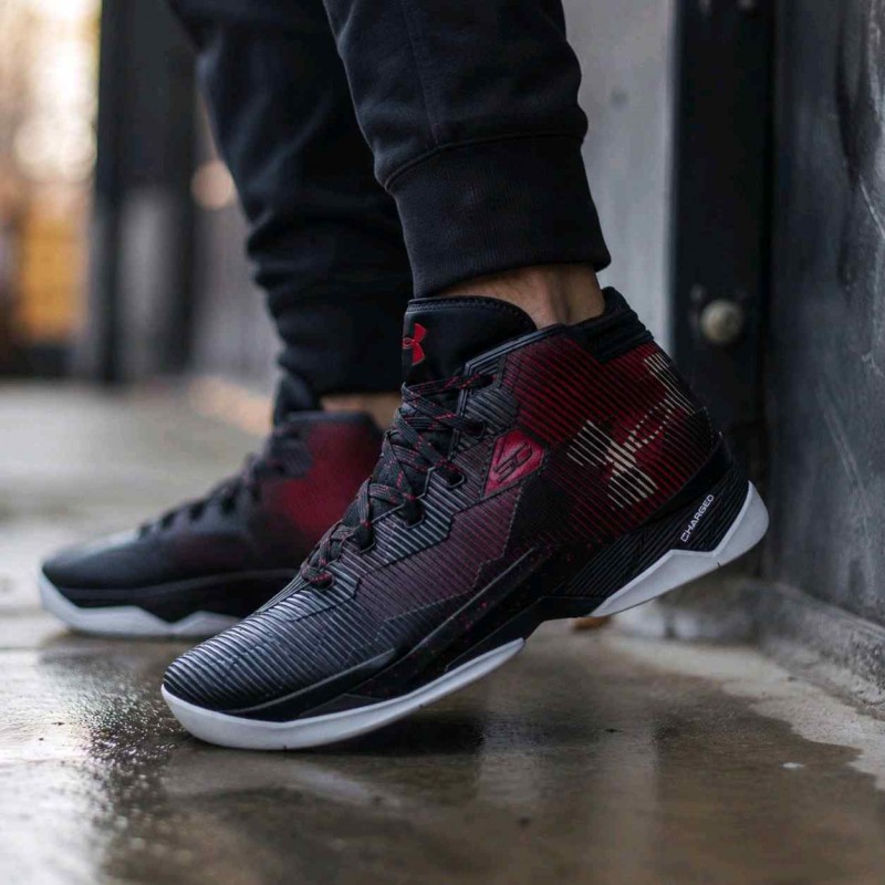 Underr Armour Curry 2.5 Bred Elemental 2607