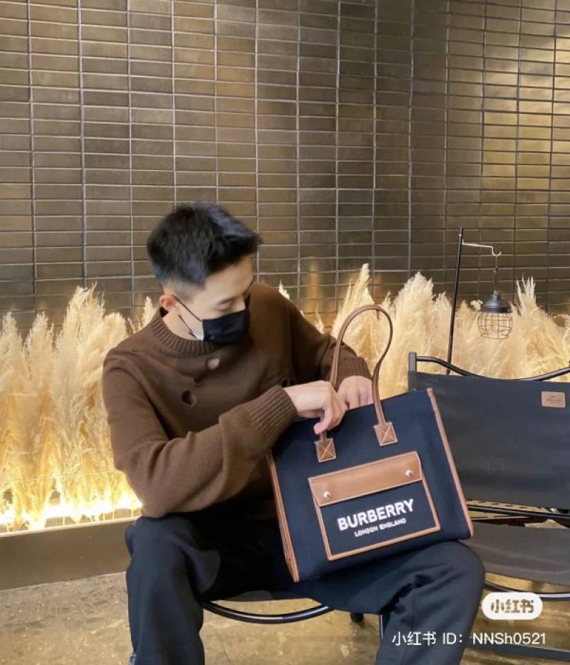 Burbery_Horseferry_London_Tote_Bag_With_Dust_Bag_(Black_Brown-985)