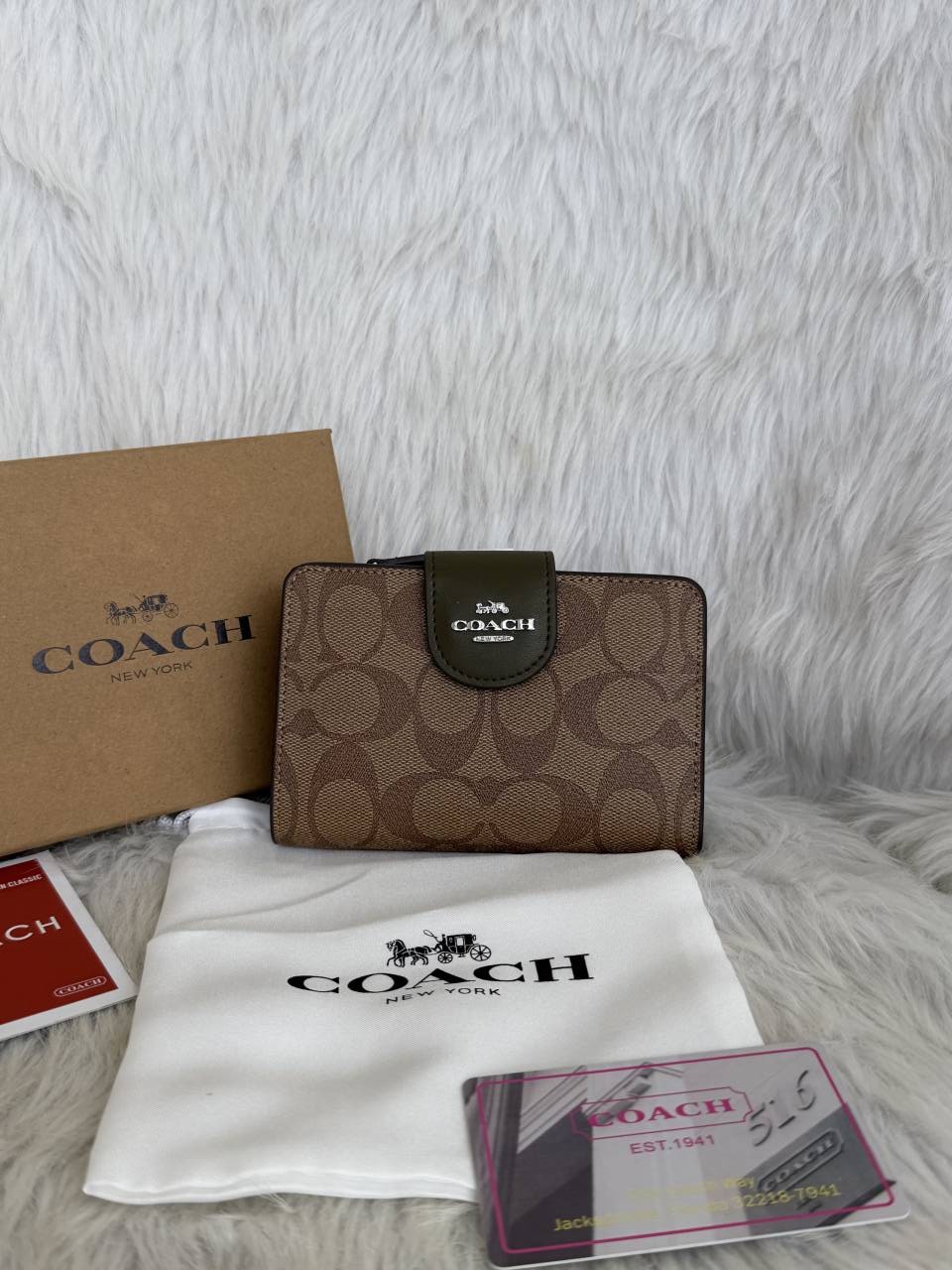 Coacchh A5 Corner Zip Signature Wallet With Original Box DustCover Tags Card Highend Quality