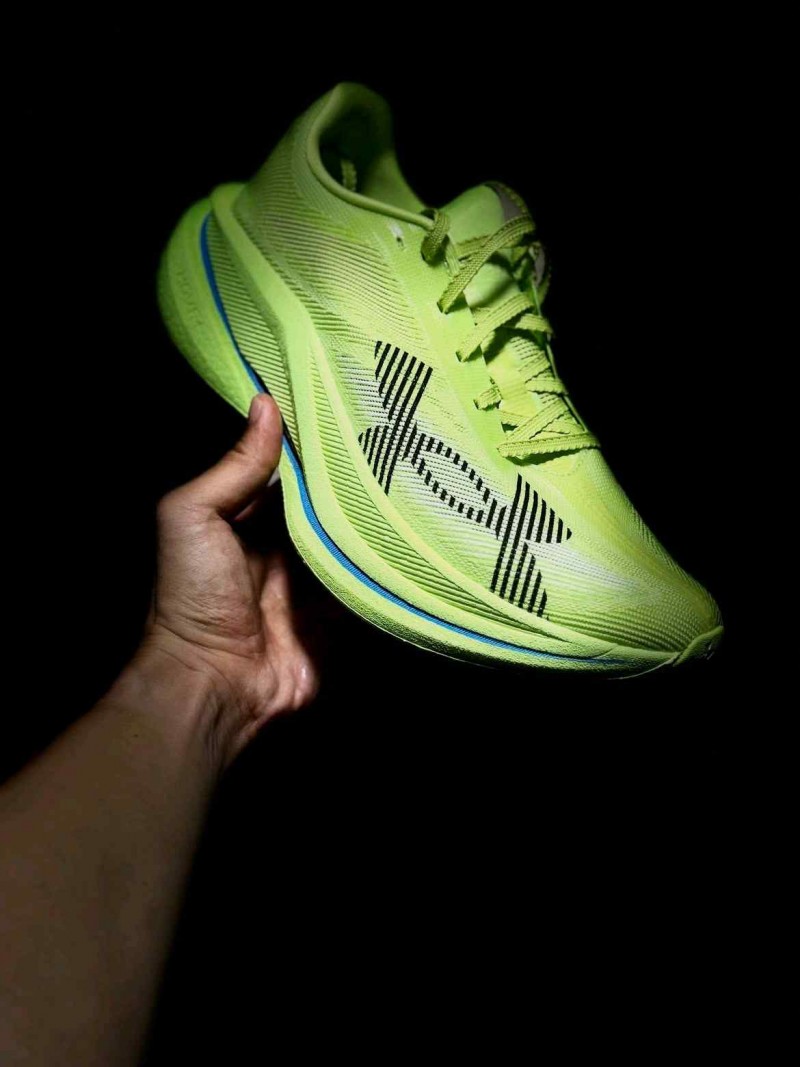 Underr Armour Velociti Elite 3 Lime Green 2625