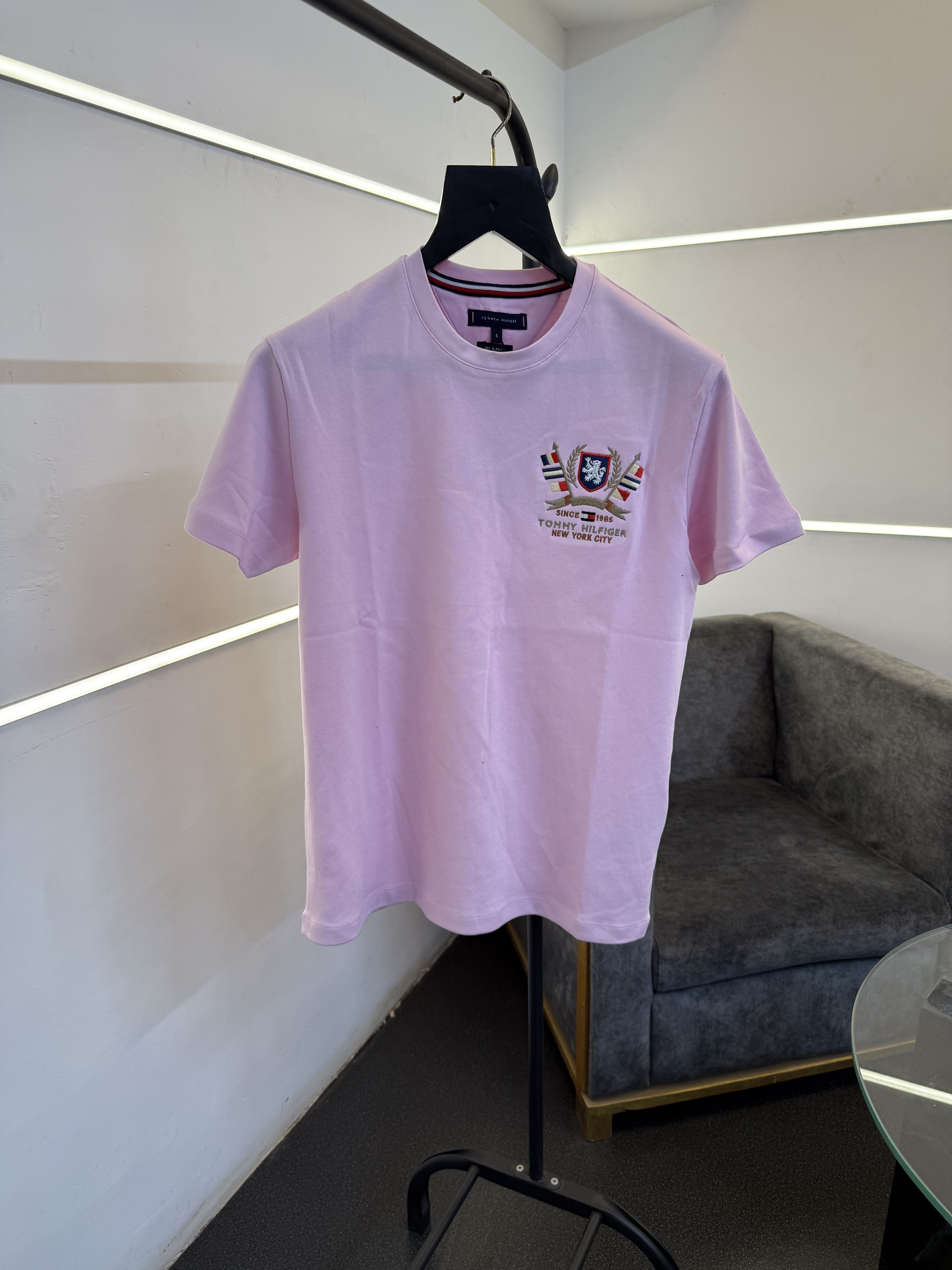 Tommy hilfigar round neck imported tshirt pink sale