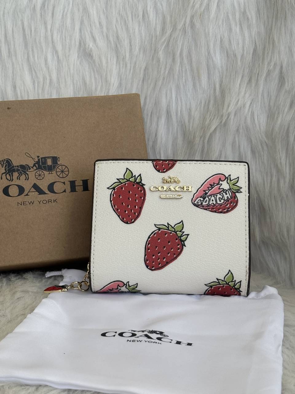 Coatch_Snap_Wallet_Strawberry_Edition_Coded_With_OriginalBox_DustCover_Tags