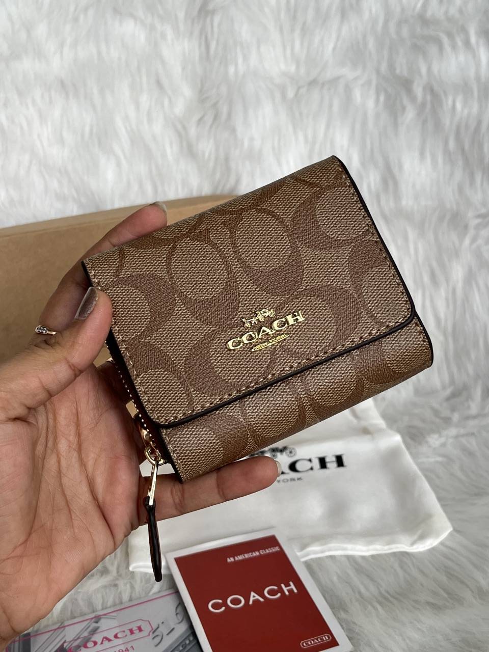 Coatch_1-4_Premium_Flap_Wallet_With_OriginalBox_DustCover_Highend_Coded