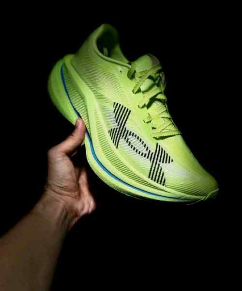 Underr Armourr Velocity Elite 3 746