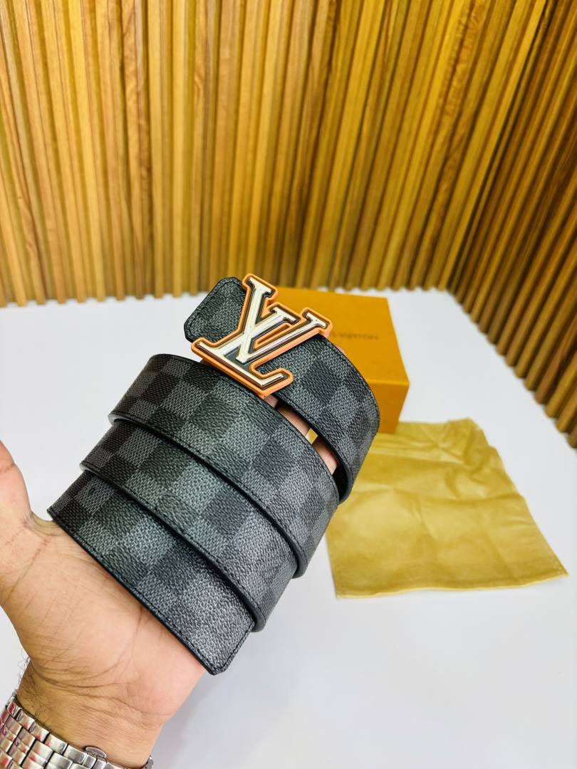 39 LV LOIUS VUTTON PREMIUM QUALITY REVERSIBLE BELT