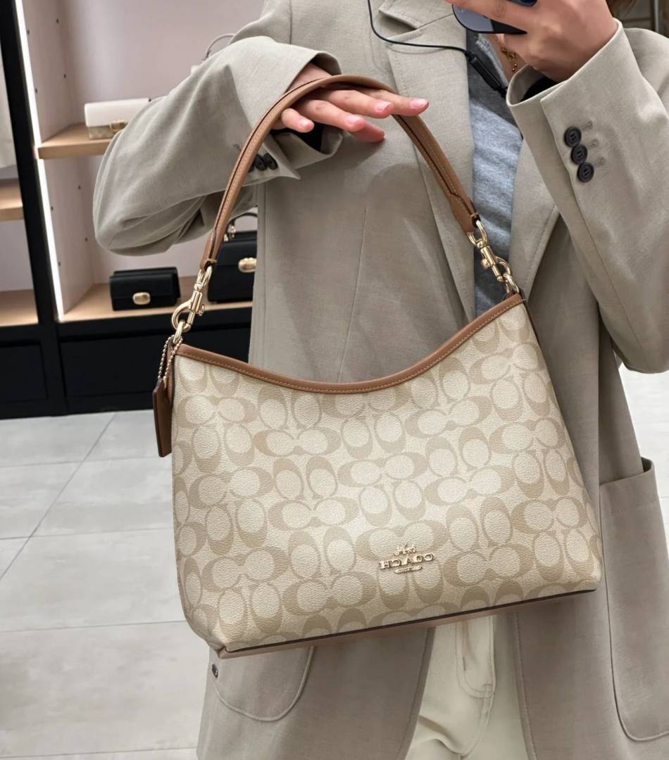 Coacch Laurel Medium Tote 04 With Original Box DustCover & Long Belt