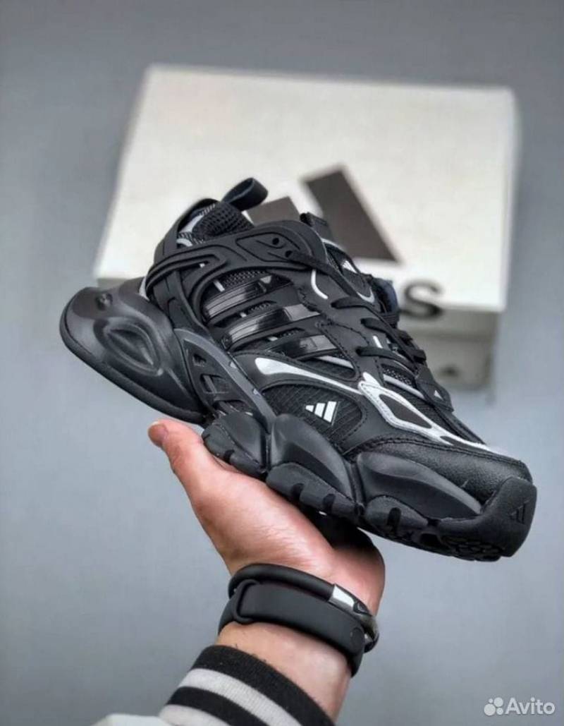 Adidas_Vento_XLG_Runner_Deluxe_Black