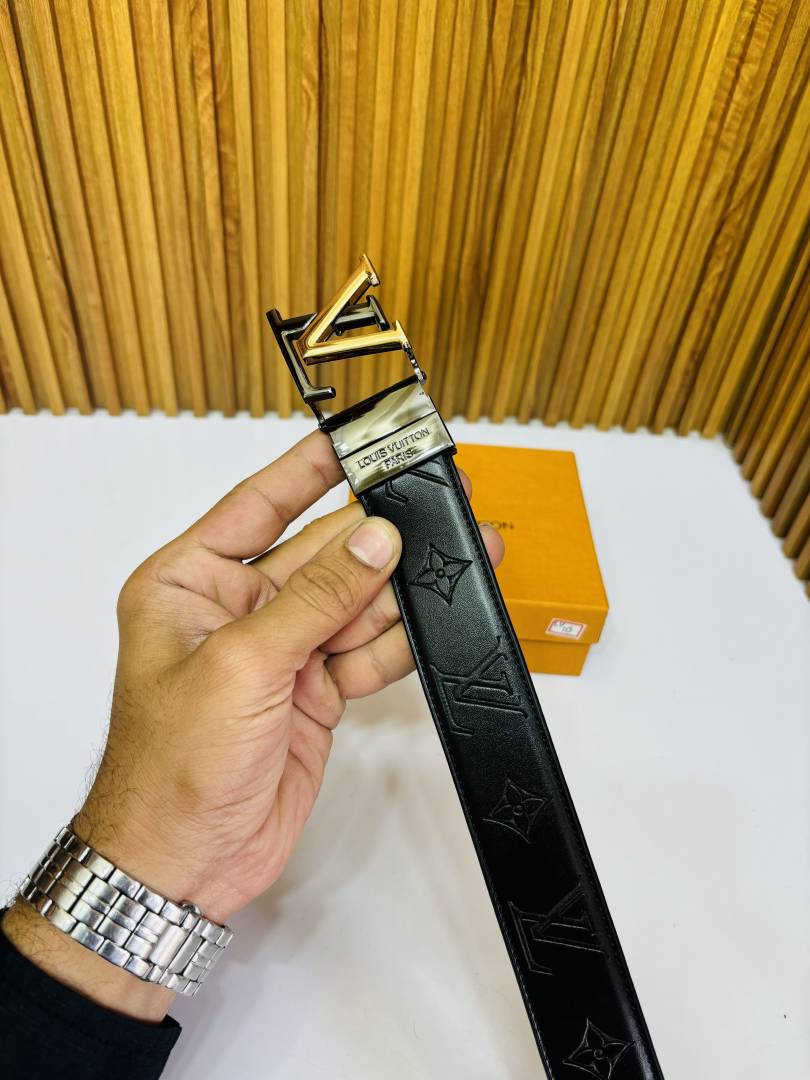 10 LV LOIUS VUTTON PREMIUM QUALITY REVERSIBLE BELT