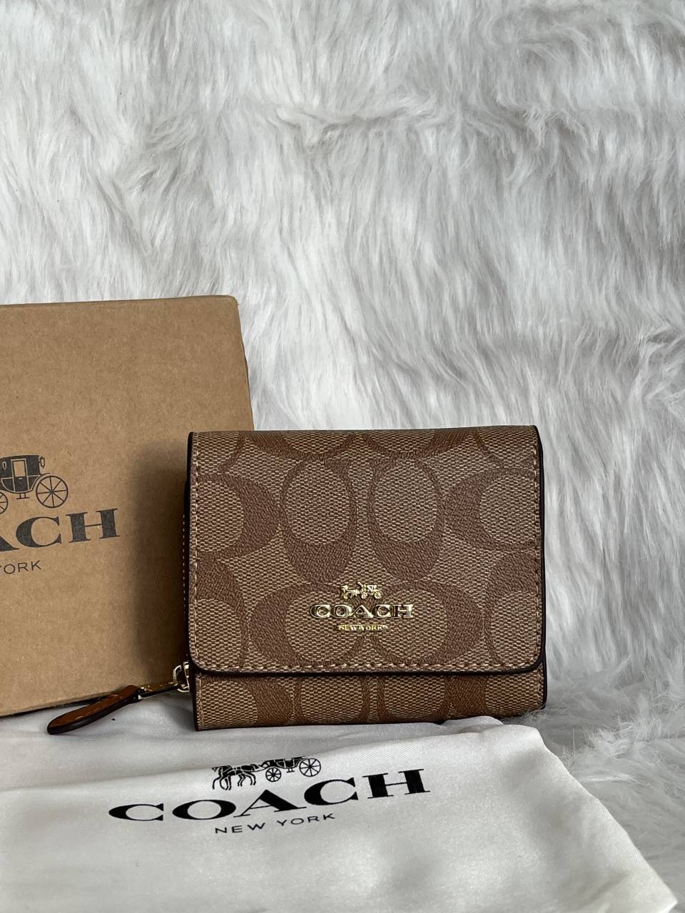 Coatch_1-4_Premium_Flap_Wallet_With_OriginalBox_DustCover_Highend_Coded