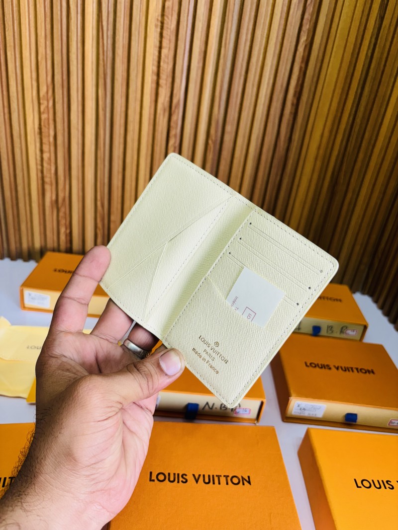 171 LV LOIUS VUTTON WHITE PREMIUM QUALITY CARD HOLDER