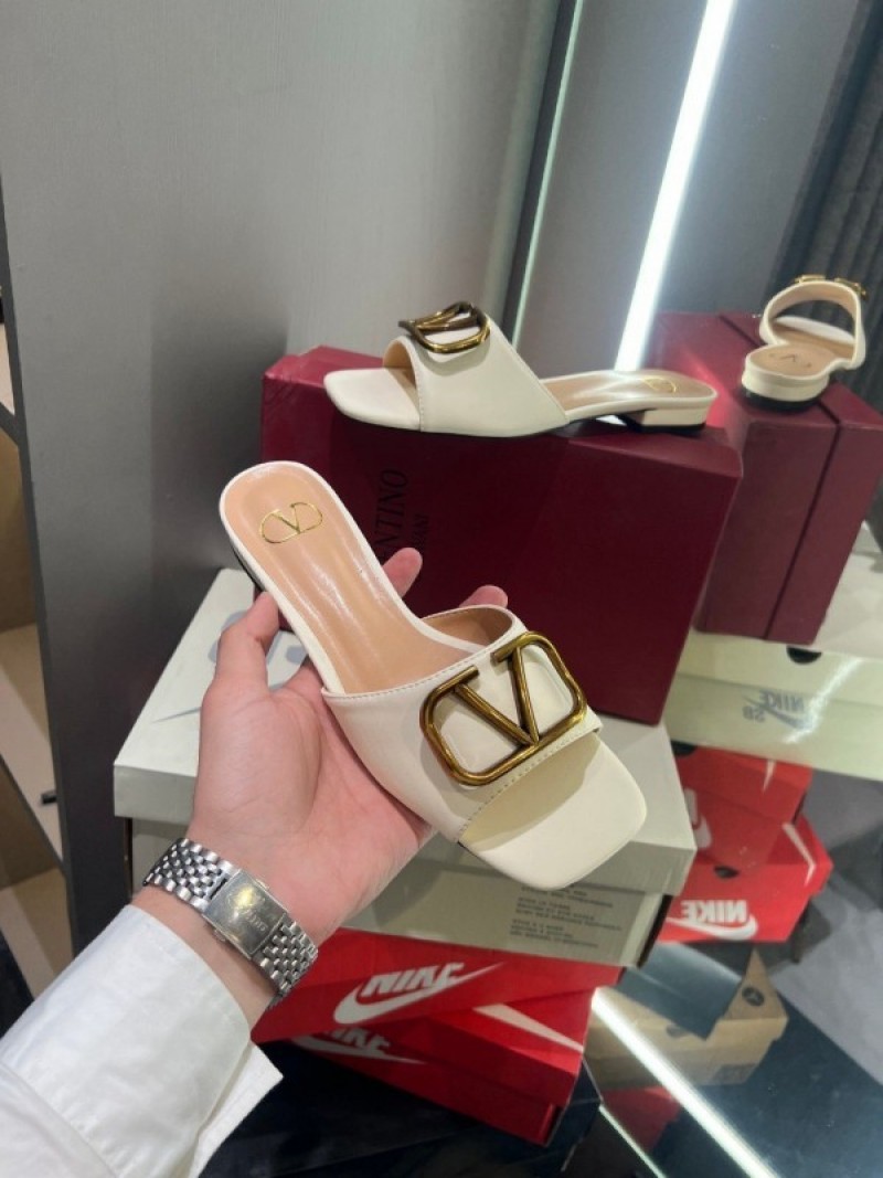 Valentyno Garavani V Buckle Slide With OG Box Carry Bag White 942
