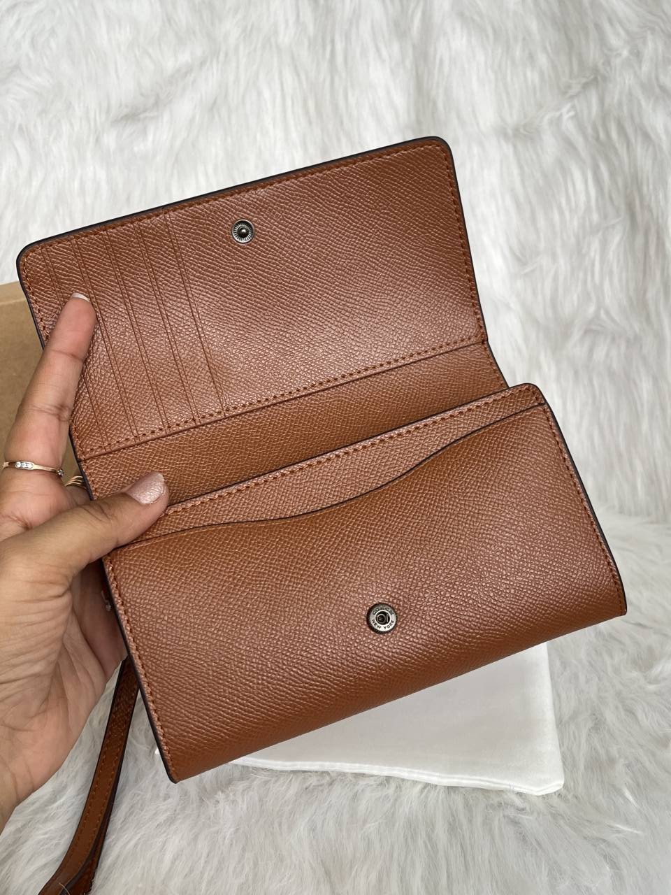 Coatch_11-2_Premium_quality_Flap_Wallet_With_Box_Tags_DustCover_Highend_Qualitu