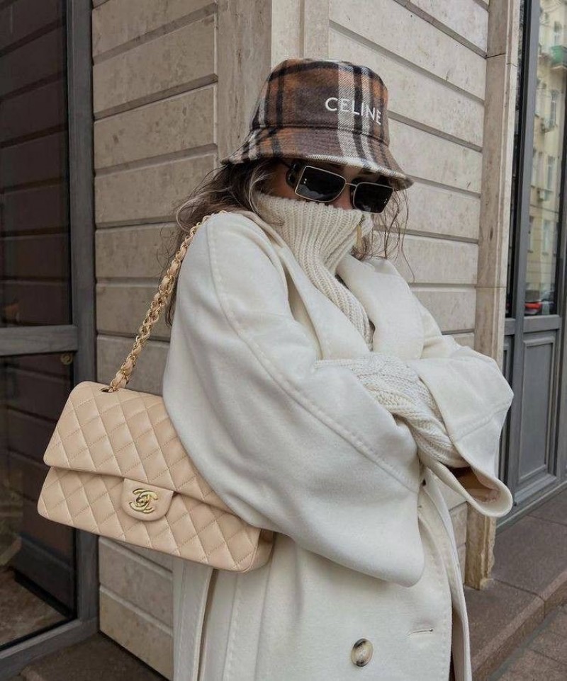 Chennel_Jumbo_Classic_Flap_Beige_With_OriginalBox