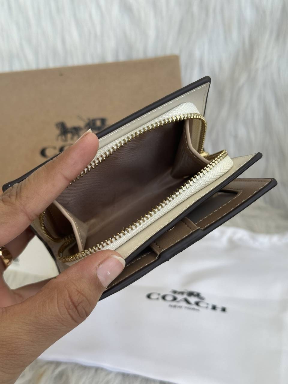 Coach_Snap_Wallet_Strawberry_Edition_Coded_With_OriginalBox_DustCover_Tags