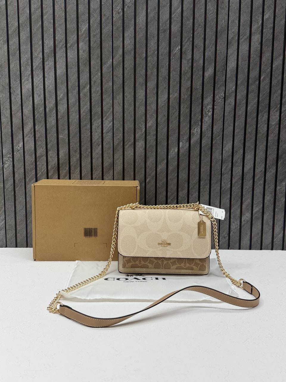 Coacch Klare Highend ShoulderBag With OriginalBox & DusTCover Metal Tag