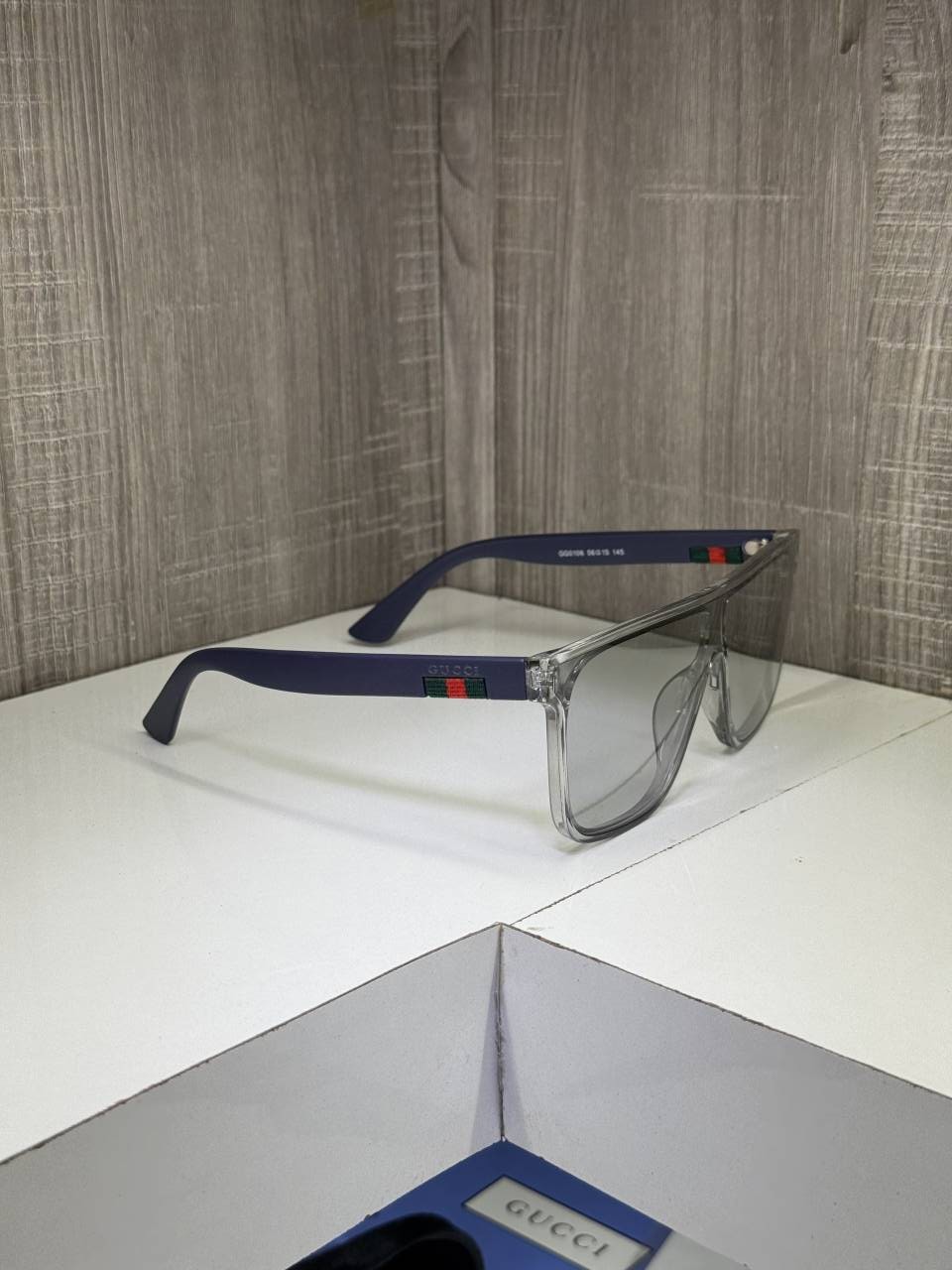 Guchi GG0106 Sunglass