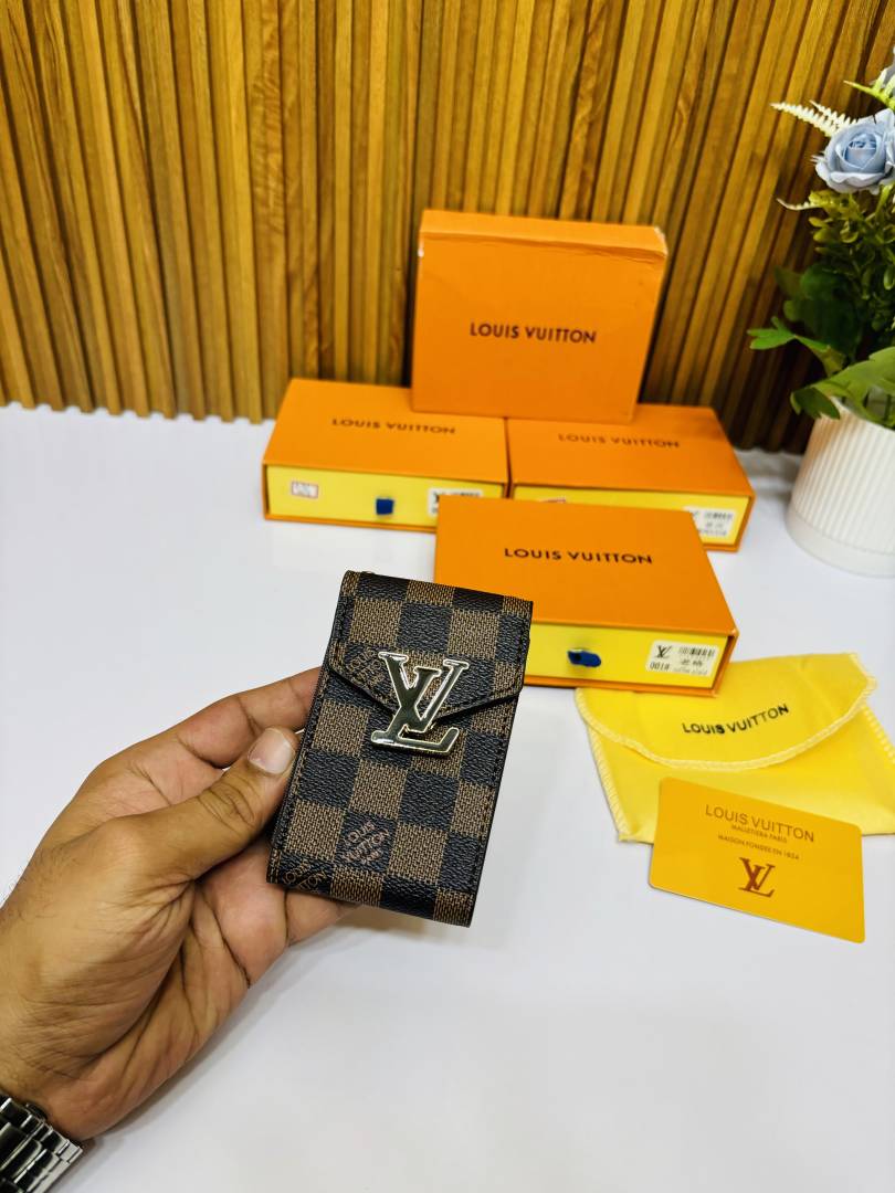 150 LV LOUIIS VUITTON CARD HOLDER WALLET