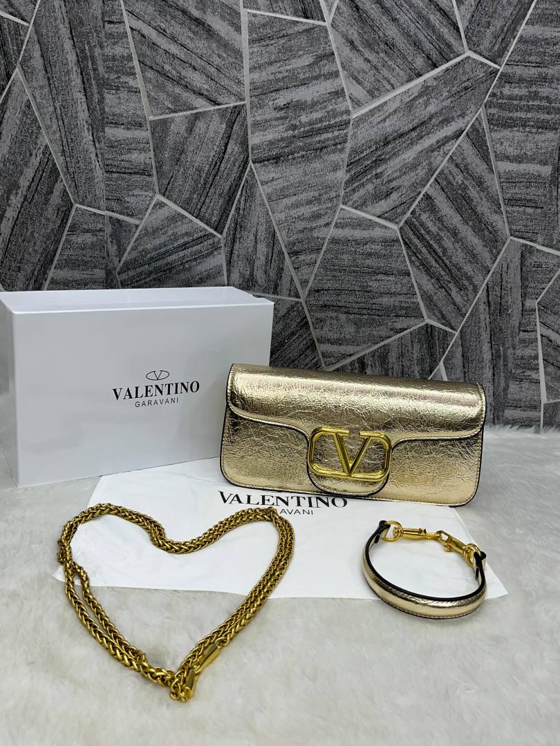 Valentyno_V_Logo_Gold_ShoulderBag_Large_With_OriginalBox_DustCover_Card_Tags