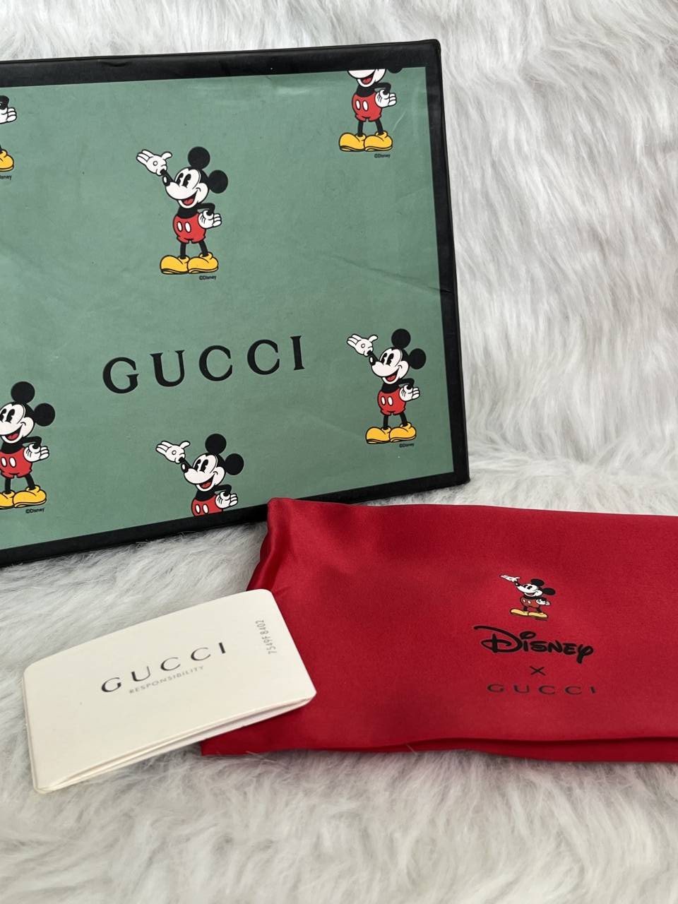Guchi_X_Disney_Premium_Coded_TwoFold_Wallet_With_OriginalPacking
