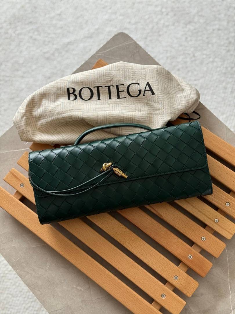 Bottega Veneta Green Andiamo Long Clutch Bag With Original Box Dust Cover & LongSlingBelt