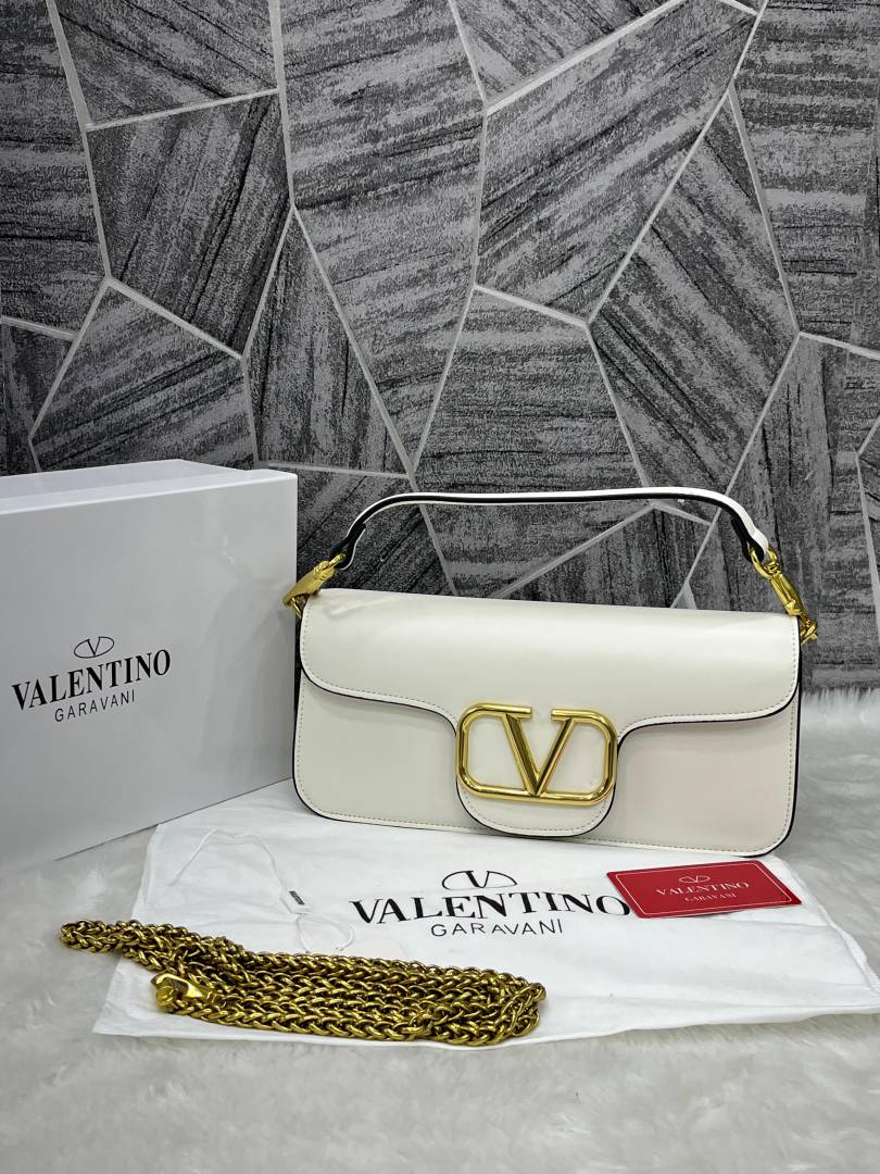 Valentyno_V_Logo_Black_ShoulderBag_Large_With_OriginalBox_DustCover_Card_Tags