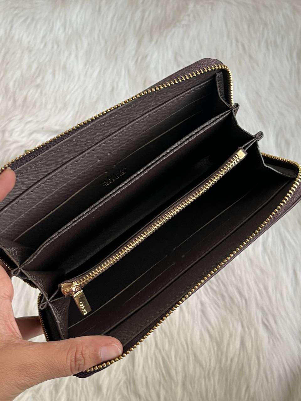 Guchi_128_Zippy_Wallet_With_OriginalBox